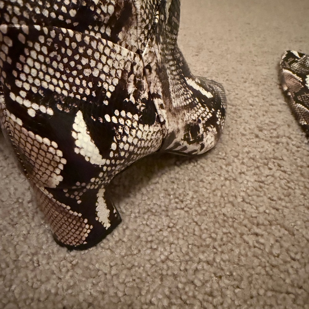 Snakeskin Pattern Women's Boots - Picture 6 of 9